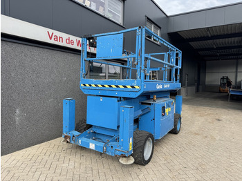 מעלית מספריים Genie GS 2669 RT  Hoogwerker / Arbeitsbuhne 10mtr werkhoogte 4x4 kubota DIESEL 2013: תמונה 3