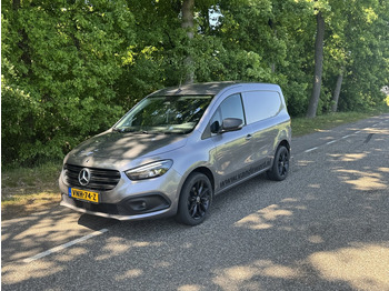 כלי רכב מסחרי עם תיבה MERCEDES-BENZ Citan