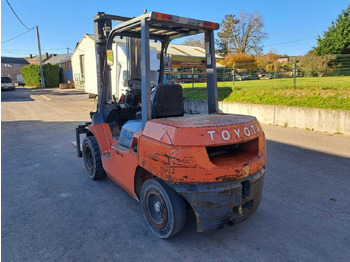 מלגזה 1999 TOYOTA 7FD35 FORKLIFT: תמונה 3 מלגזה 1999 TOYOTA 7FD35 FORKLIFT: תמונה 3