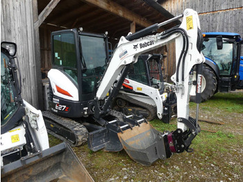 מיני מחפר BOBCAT E27