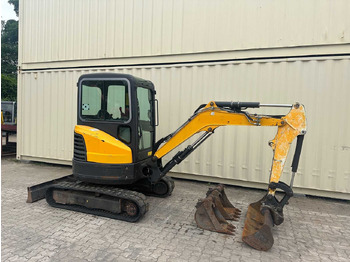 מיני מחפר BOBCAT E26