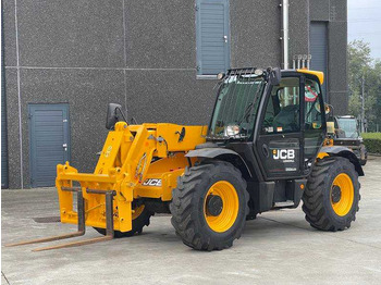 מכונת בנייה JCB