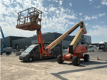 פלטפורמה אווירית JLG