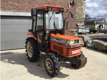 טרקטור חקלאי Kubota L1 24: תמונה 3