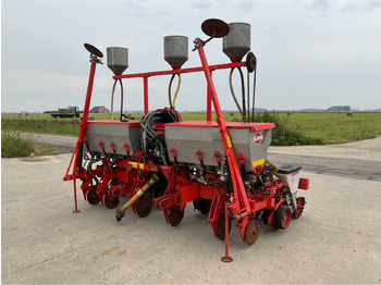 ציוד זריעה KUHN