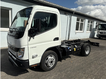 משאית עם שלדת תא FUSO