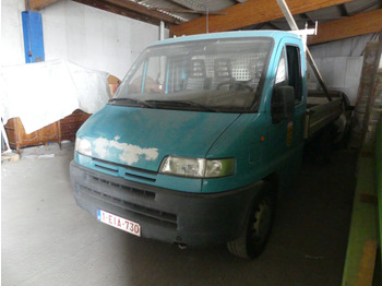 מכונית PEUGEOT