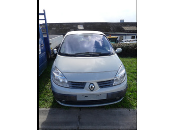 מכונית RENAULT