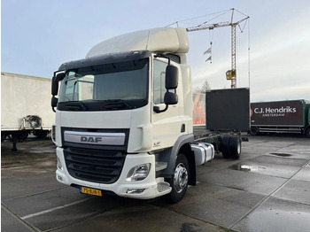 משאית עם שלדת תא DAF CF 260