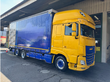 משאית וילונות צד DAF XF 530