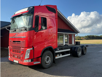 משאית עם שלדת תא VOLVO FH 540