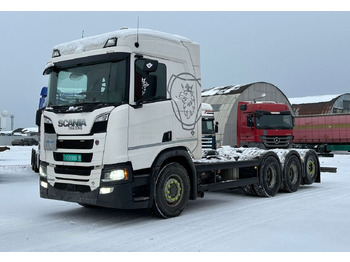 משאית עם שלדת תא SCANIA R 520