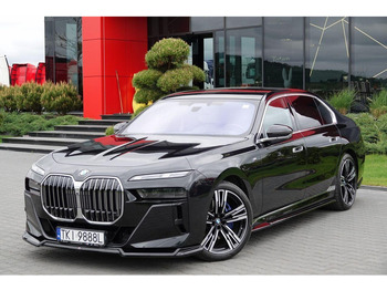 סדאן BMW