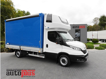 כלי רכב מסחרי עם וילונות צד IVECO Daily 35s18