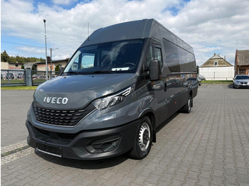 כלי רכב מסחרי עם תיבה IVECO Daily 35s18