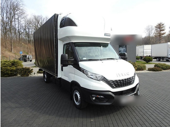 כלי רכב מסחרי עם וילונות צד IVECO Daily 35s18