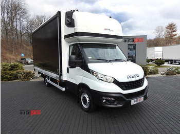 כלי רכב מסחרי עם וילונות צד IVECO Daily 35s18