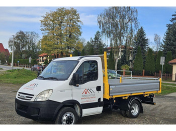 כלי רכב מסחרי מזהיר IVECO Daily 35C15