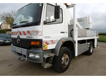 פלטפורמה אווירית מותקנת על משאית MERCEDES-BENZ Atego 1318