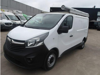 כלי רכב מסחרי עם לוח OPEL Vivaro