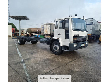 משאית עם שלדת תא VOLVO FL