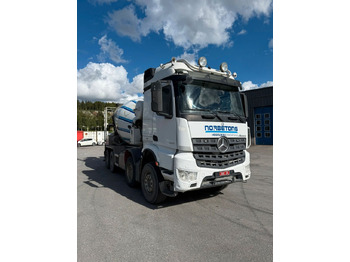 משאית מערבלת בטון LIEBHERR