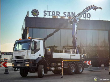 משאית מנוף IVECO Trakker
