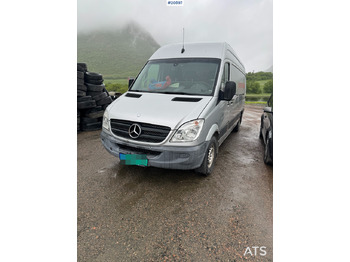 כלי רכב מסחרי עם לוח MERCEDES-BENZ Sprinter 316