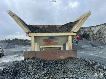 מגרסה ניידת Metso Lokotrack LT220D Finknuser m/ sikt, matekasse og transportbånd: תמונה 4