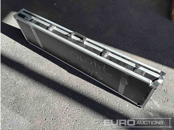 ציוד בנייה CASE
