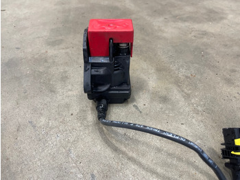 מערכת חשמל עבור משאית SCANIA BATTERY STARTER 2622113: תמונה 3
