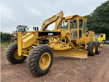 מפלסת CATERPILLAR 140K