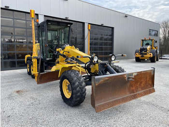 מפלסת NEW HOLLAND