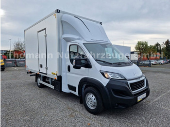 כלי רכב מסחרי עם תיבה PEUGEOT Boxer