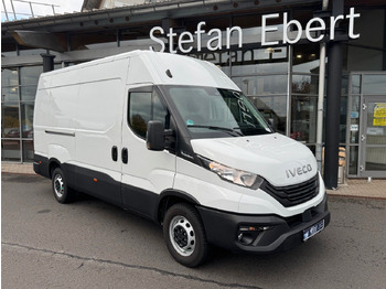 כלי רכב מסחרי עם לוח IVECO Daily 35s16