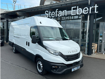כלי רכב מסחרי עם לוח IVECO Daily 35s16