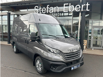 כלי רכב מסחרי עם לוח IVECO Daily 35s16