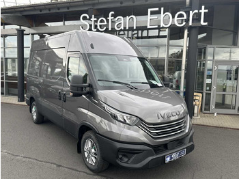 כלי רכב מסחרי עם לוח IVECO Daily 35s16