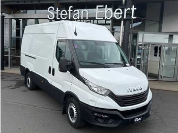 כלי רכב מסחרי עם לוח IVECO Daily 35s16