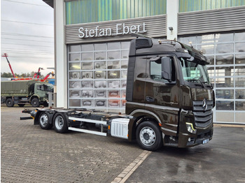 מוביל מכולות/ משאית החלפת גוף Mercedes-Benz Actros 2543 LnR 6x2 Retarder: תמונה 2 מוביל מכולות/ משאית החלפת גוף Mercedes-Benz Actros 2543 LnR 6x2 Retarder: תמונה 2