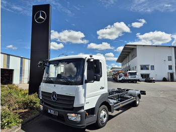 משאית עם שלדת תא MERCEDES-BENZ Atego 818