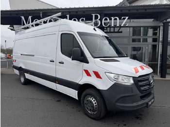כלי רכב מסחרי עם לוח MERCEDES-BENZ Sprinter 516