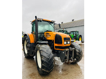 טרקטור חקלאי RENAULT Ares