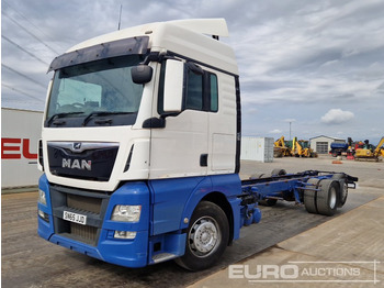 משאית עם שלדת תא MAN TGX 26.440