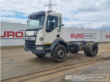 משאית עם שלדת תא DAF LF 260