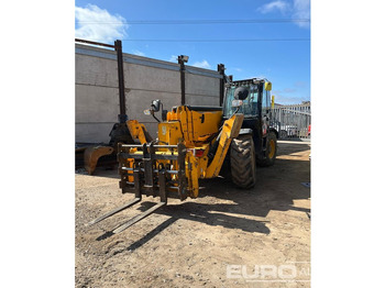 מפעיל טלסקופי JCB