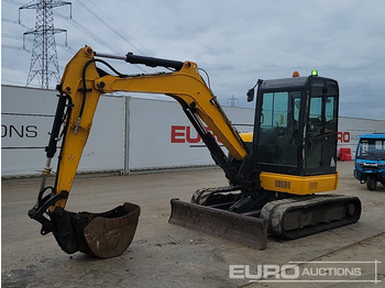 מיני מחפר JCB