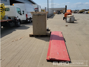 ציוד בנייה Aluminium Dropside Side Panels (2 of), Hiab Outrigger Feet (3 of), Chubb Key Safe: תמונה 4