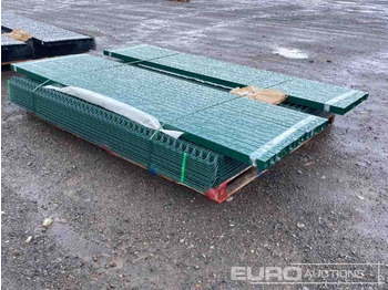 ציוד בנייה Unused Security Fencing, Green, 25 Panels 2.1m x 2,4m & 26 60mm x 60mm Posts, Fasteners And Fittings: תמונה 2
