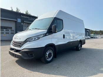 כלי רכב מסחרי עם לוח IVECO Daily 35s16